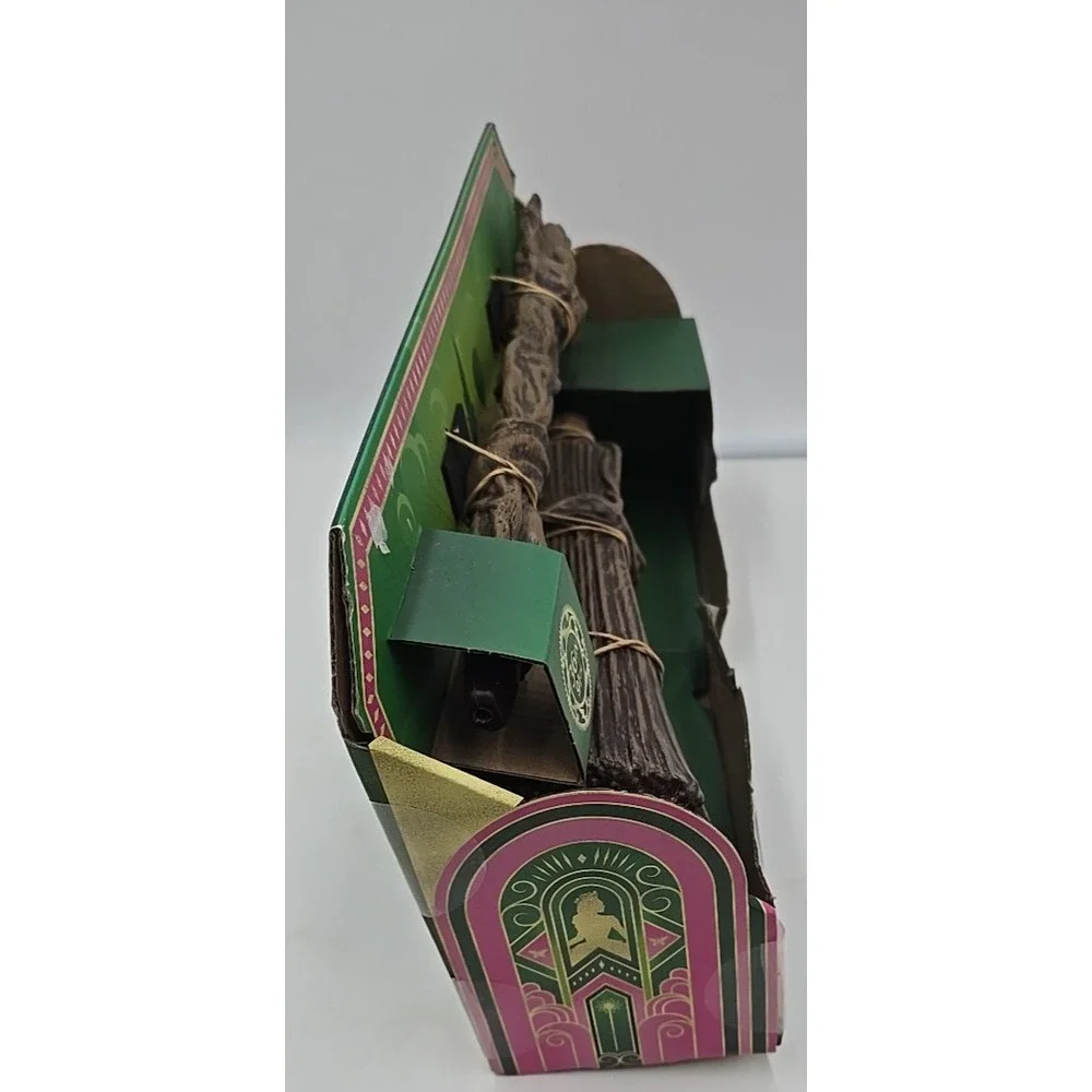 NWT Wicked: Elphaba Broom, 36